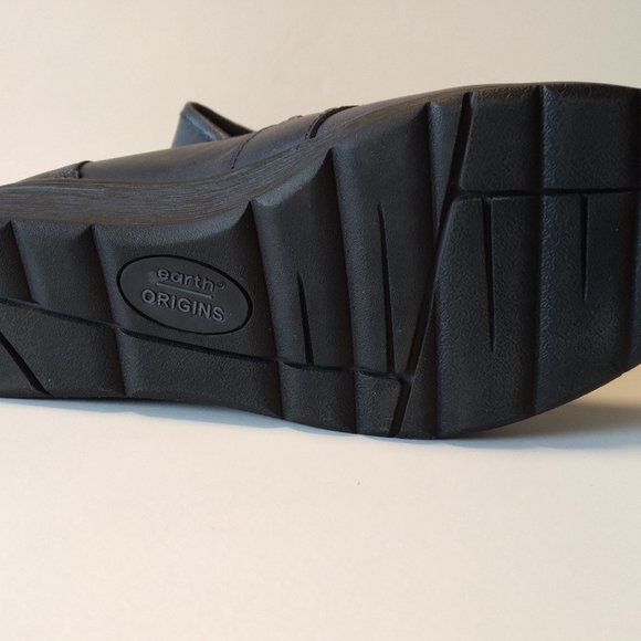 Navy loafers, size 7W - Picture 7 of 8